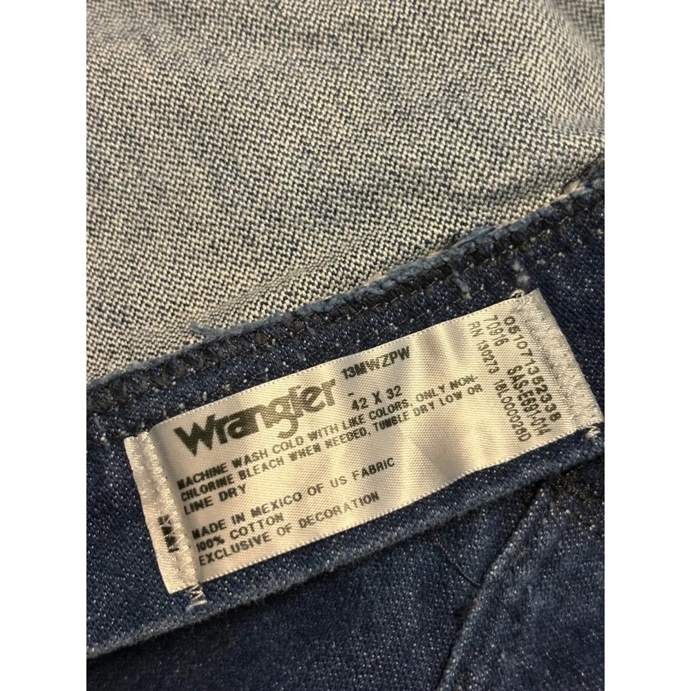 Wrangler Jeans Mens 42x32 Blue Cowboy Cut Original Fit Straight Leg 13MWZPW
